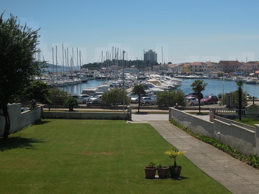 Apartment&Rooms Villa Kolonada Vodice Esterno foto
