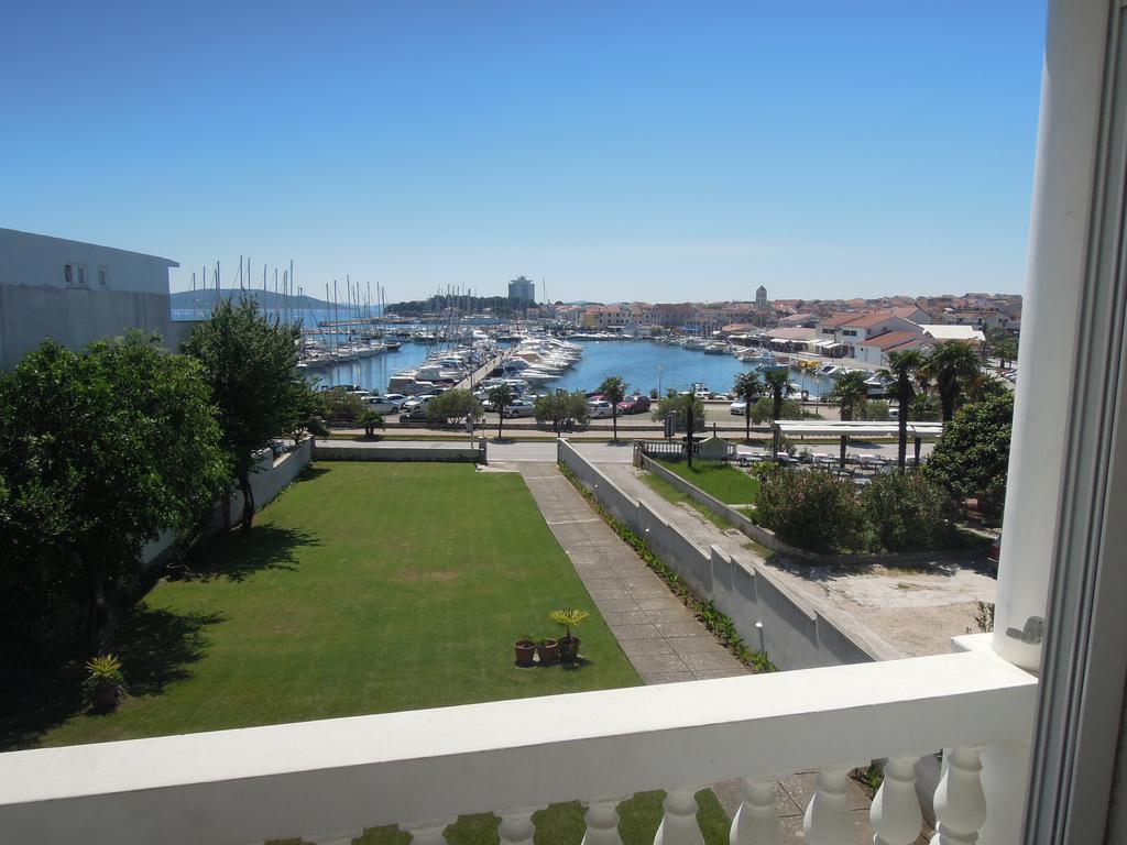 Apartment&Rooms Villa Kolonada Vodice Esterno foto